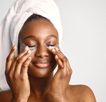 Eating Your Way to Fabulous Skin: SisiYėmmié's Expert Guide for Every Age